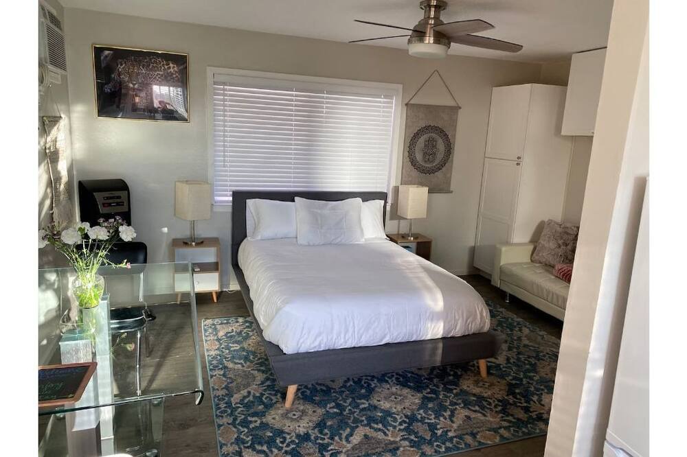 Photo of Bedroom in Orangevale