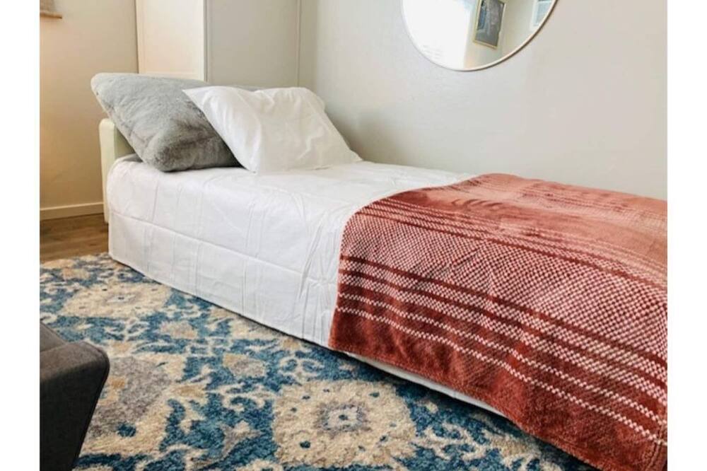 Photo of Bedroom in Orangevale