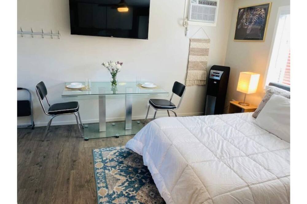 Photo of Bedroom in Orangevale