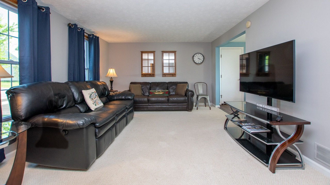 Photo of Livingroom in Romulus