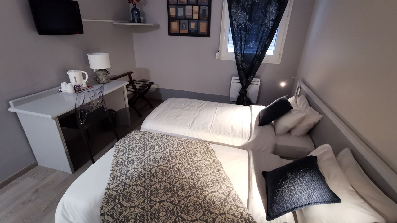 Photo of Bedroom in Amberieu-en-Bugey