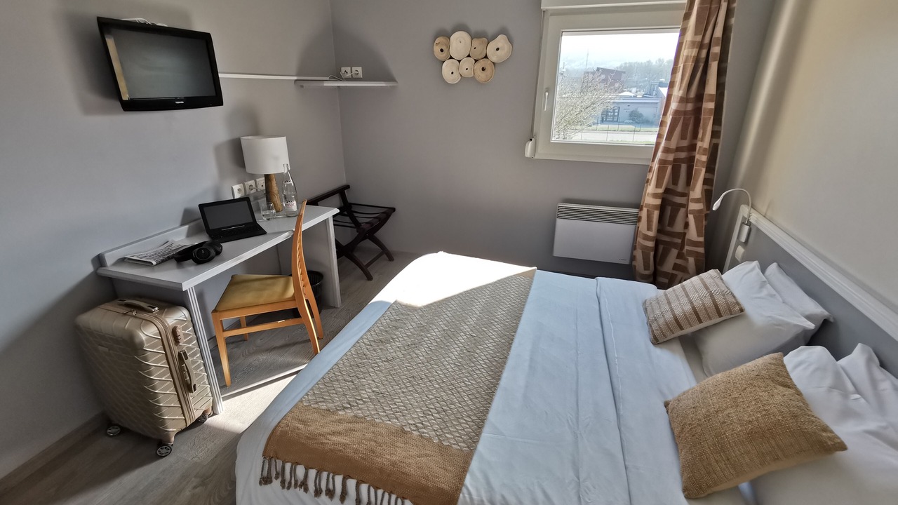 Photo of Bedroom in Amberieu-en-Bugey