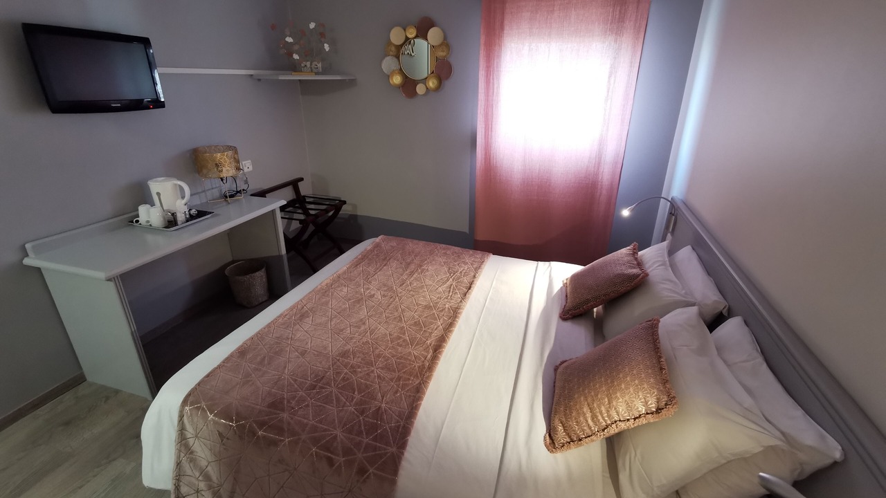 Photo of Bedroom in Amberieu-en-Bugey