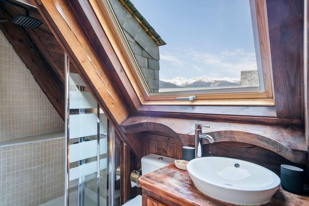 Photo of Bathroom in Garos