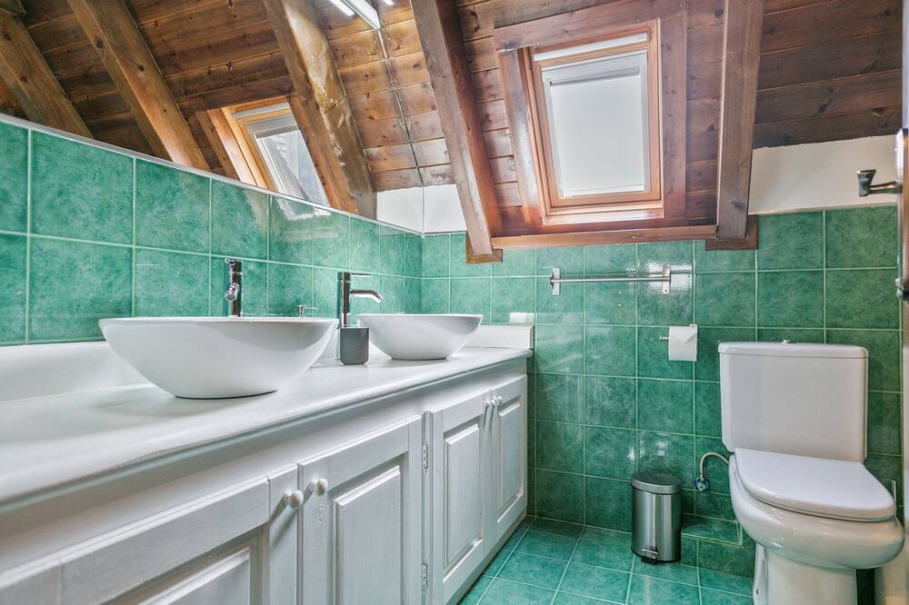 Photo of Bathroom in Garos