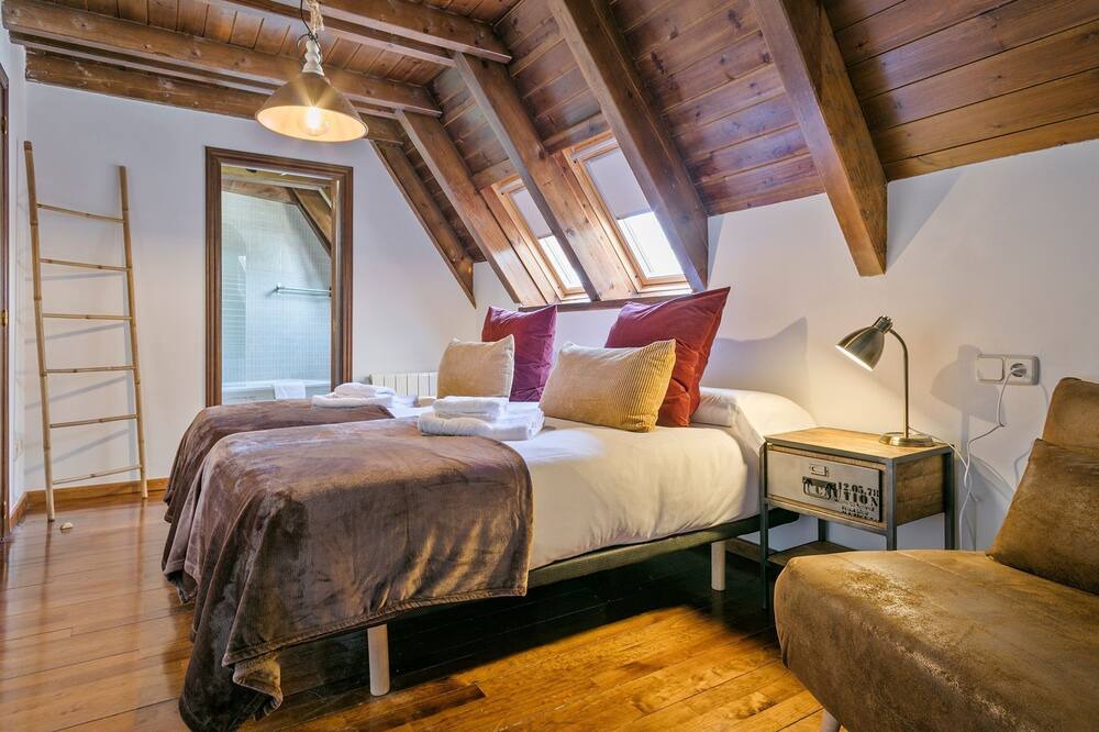 Photo of Bedroom in Garos