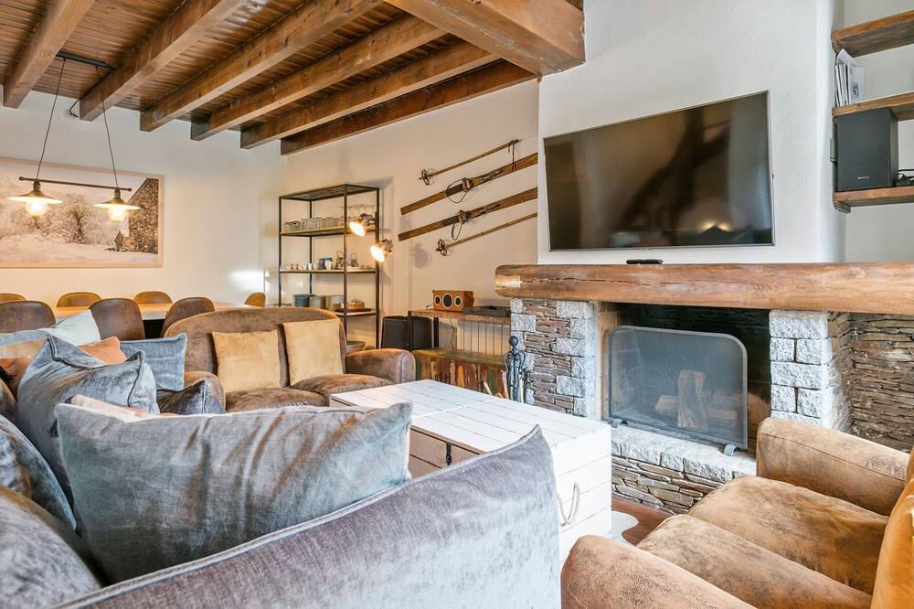 Photo of Livingroom in Garos
