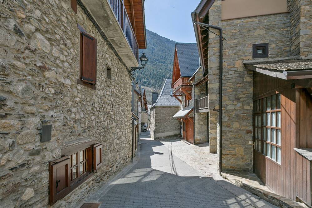 Photo of Outdoor in Garos