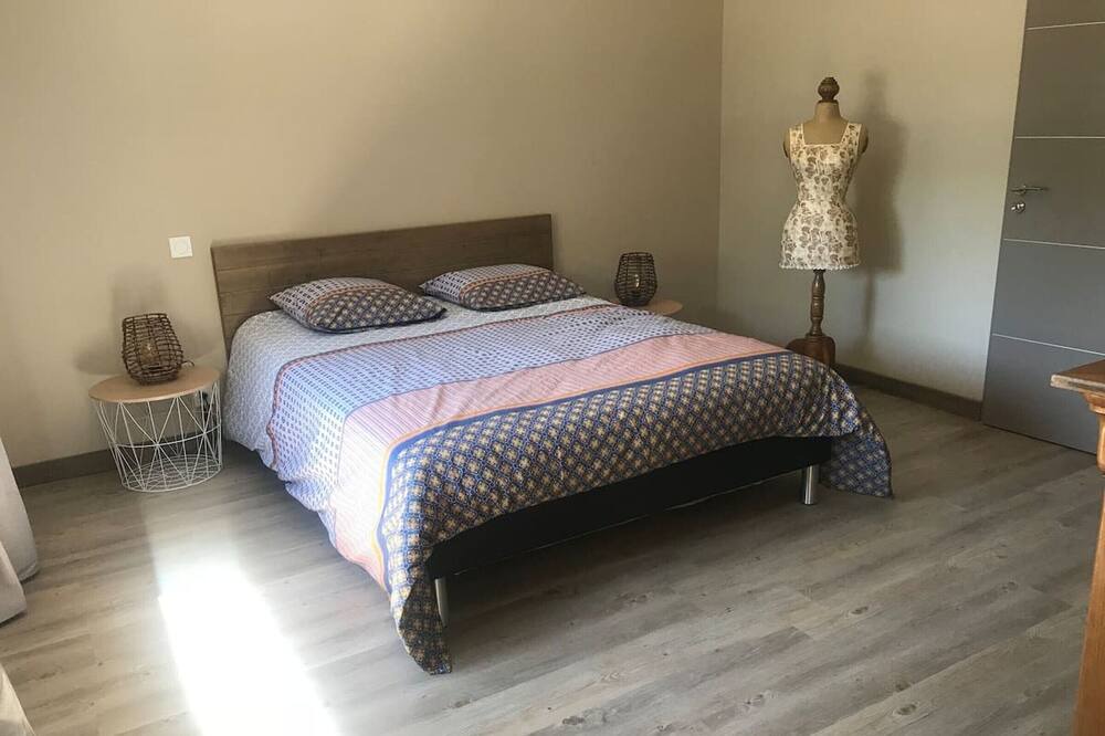 Photo of Bedroom in Cures