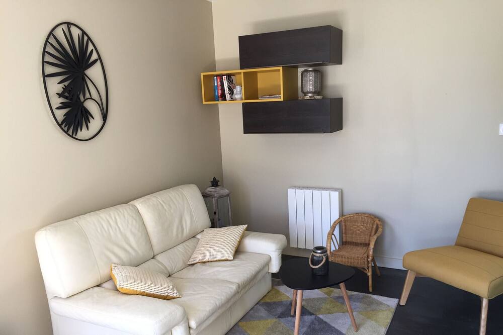 Photo of Livingroom in Cures
