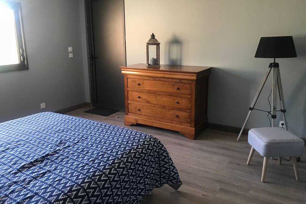 Photo of Bedroom in Cures