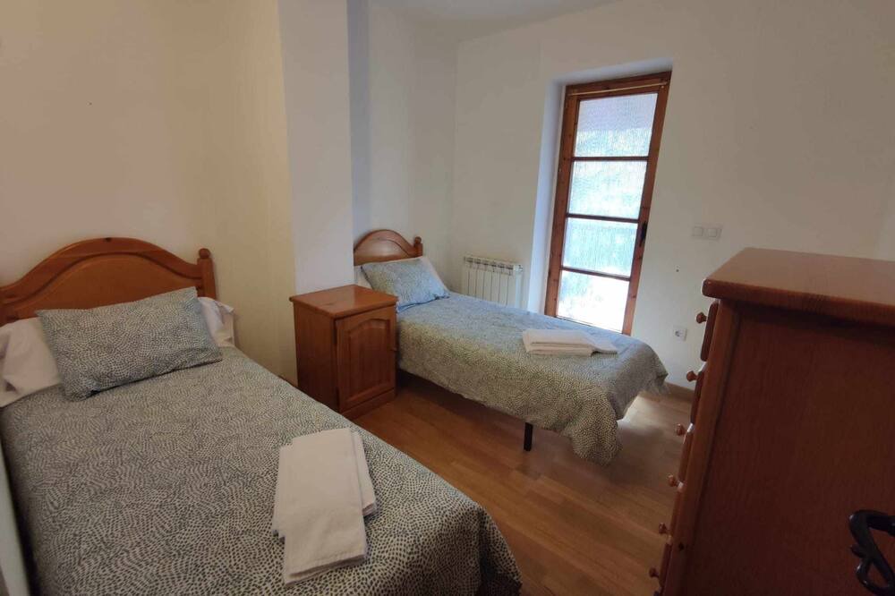 Photo of Bedroom in Linsoles