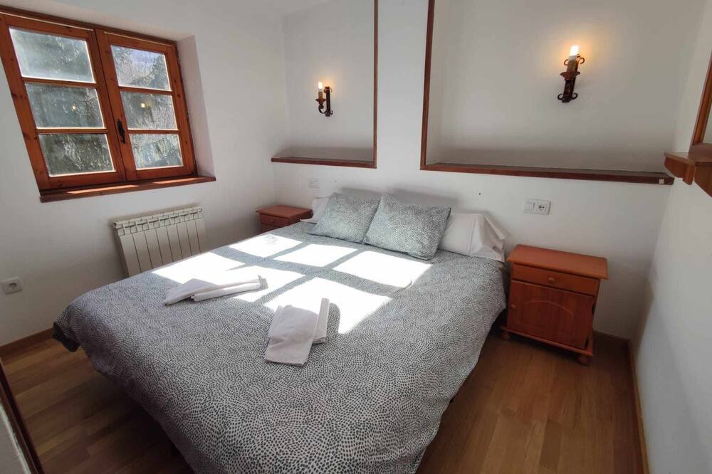 Photo of Bedroom in Linsoles
