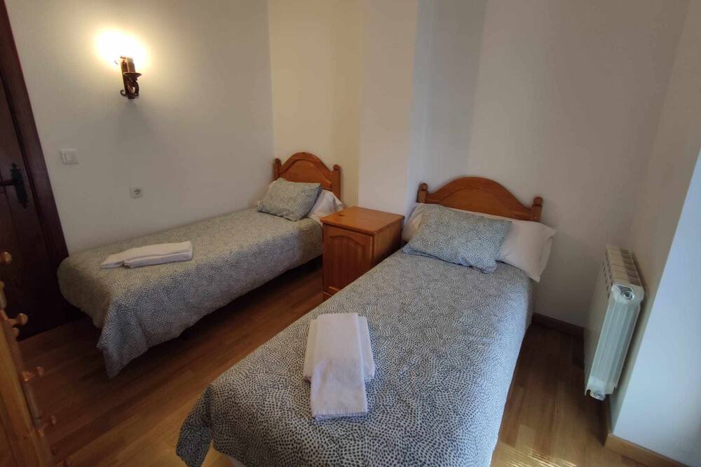 Photo of Bedroom in Linsoles
