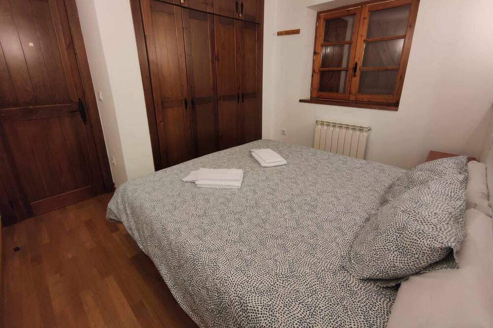 Photo of Bedroom in Linsoles