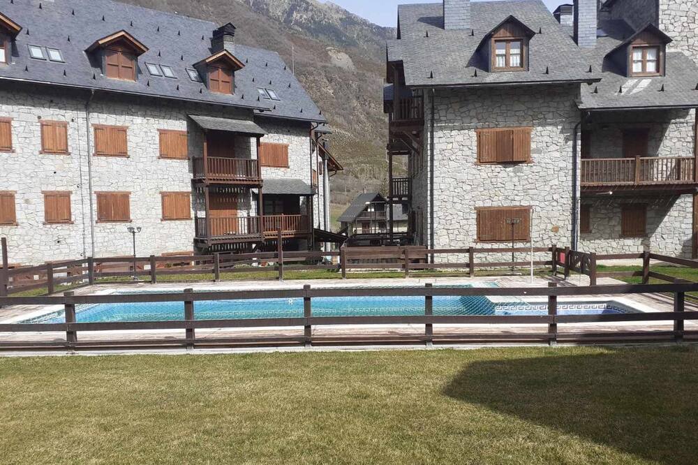 Photo of Outdoor in Linsoles