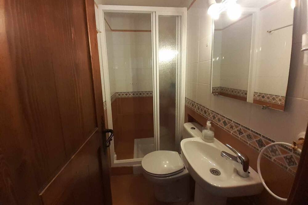 Photo of Bathroom in Linsoles