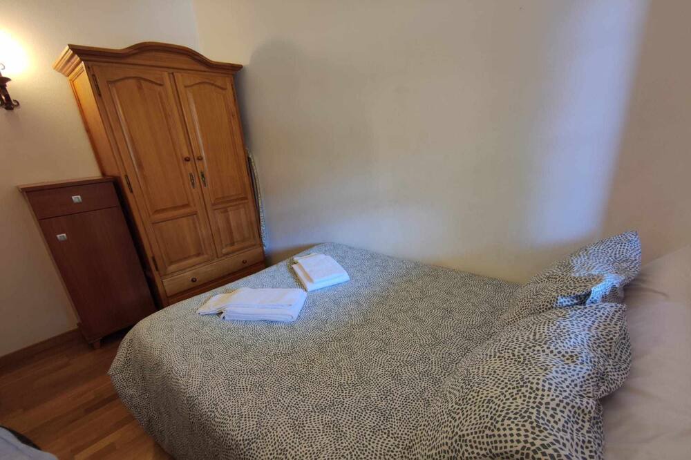 Photo of Bedroom in Linsoles