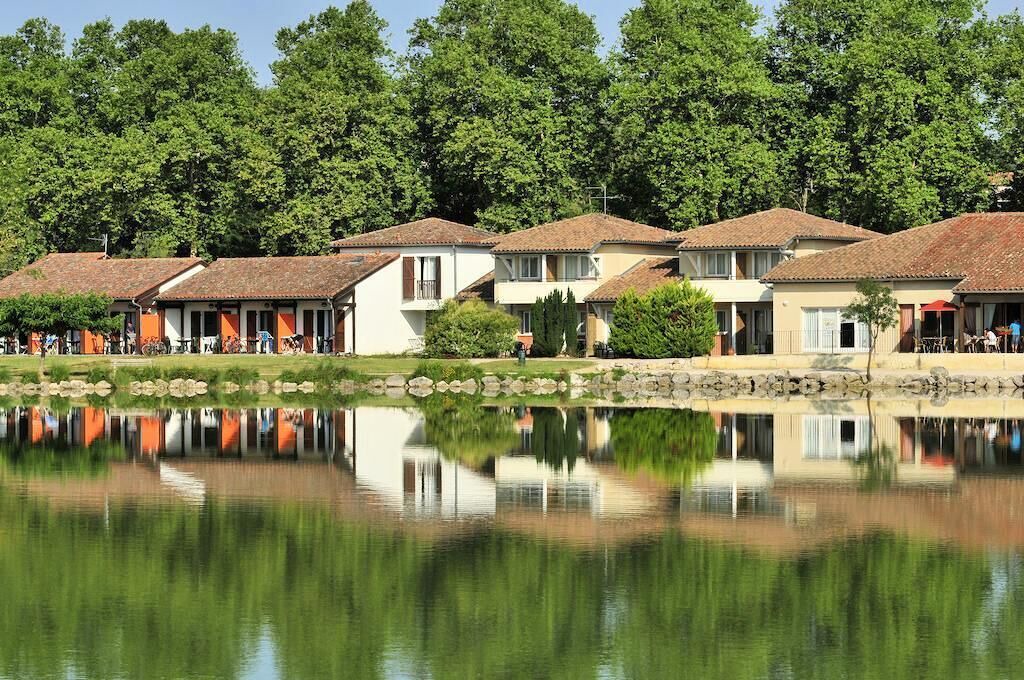 Photo of Buildings in Samatan