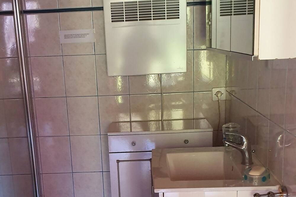 Photo of Bathroom in Crecy-en-Ponthieu