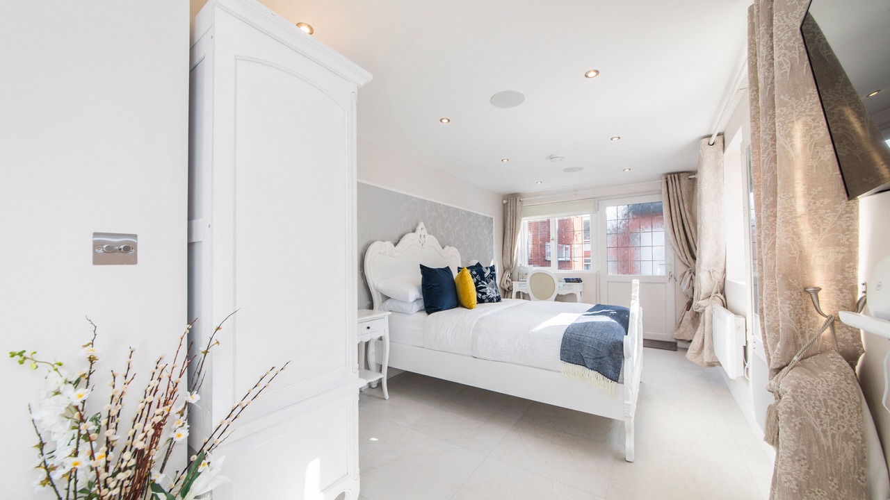 Photo of Others in Little Holland