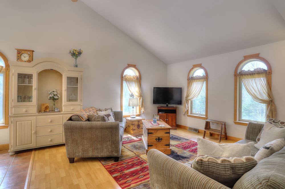 Photo of Livingroom in Rangeley
