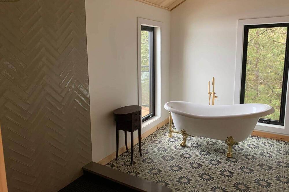 Photo of Bathroom in Pontiac