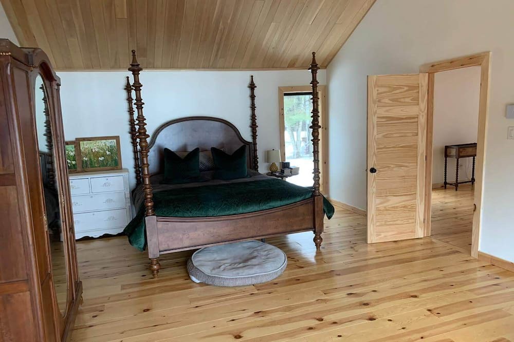 Photo of Bedroom in Pontiac