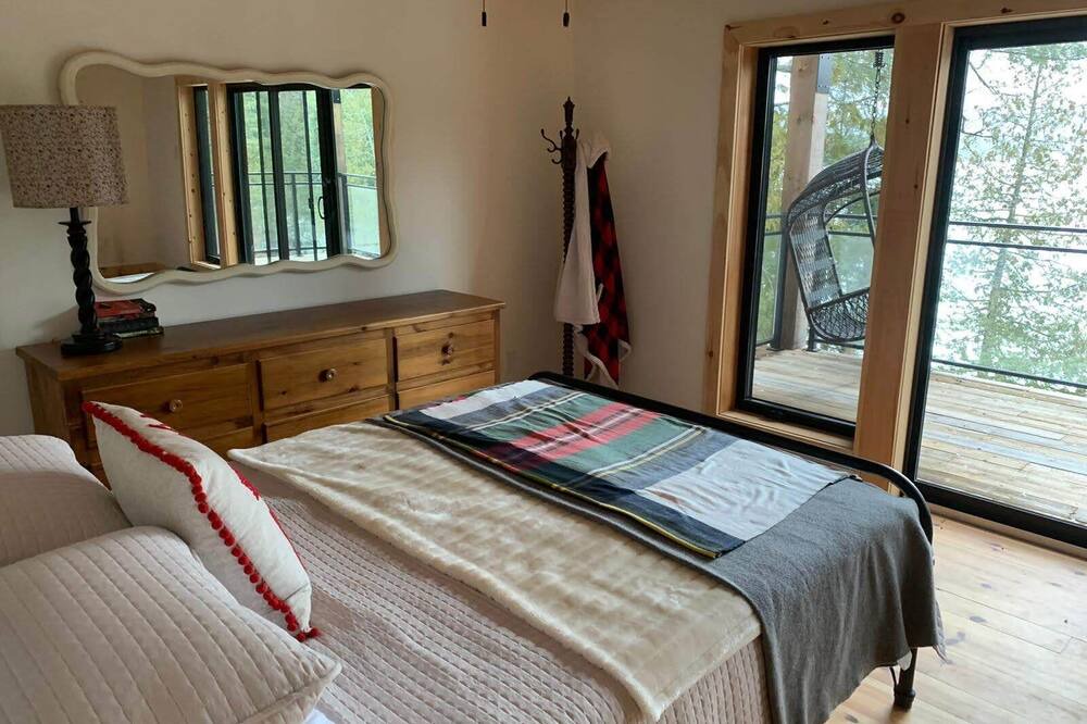 Photo of Bedroom in Pontiac