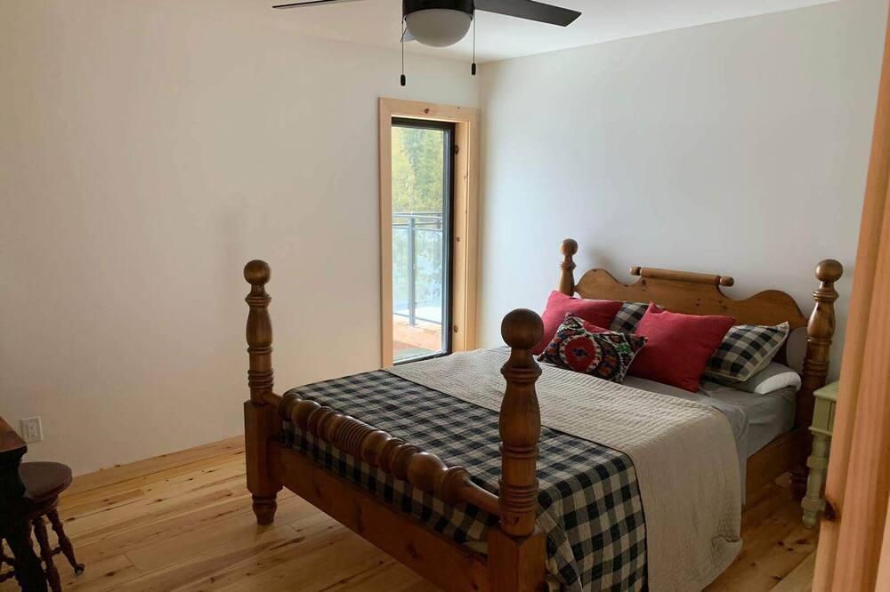 Photo of Bedroom in Pontiac