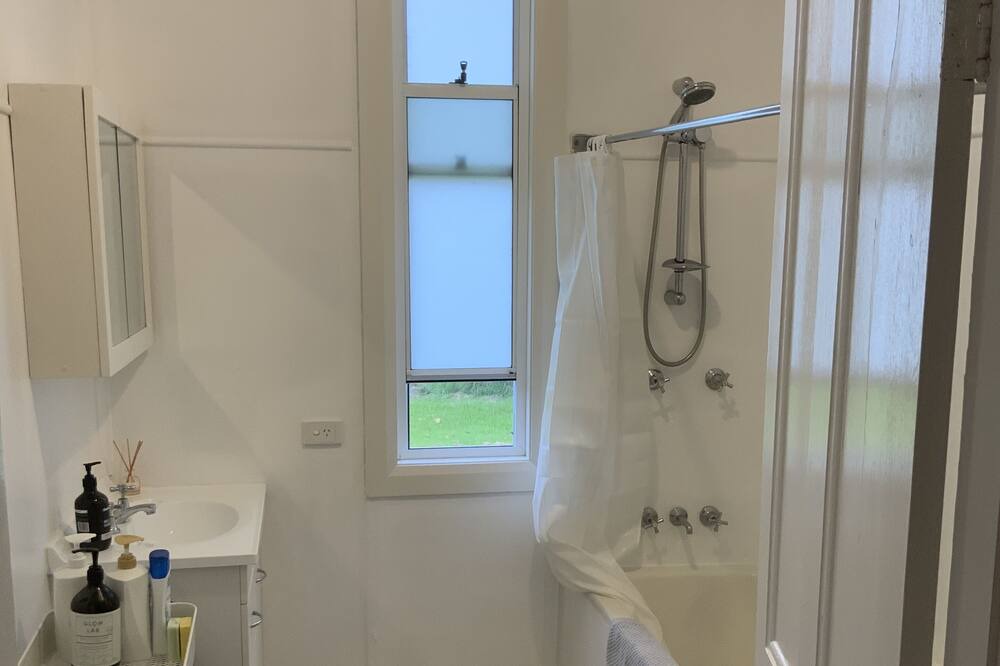 Photo of Bathroom in Mount Knowles