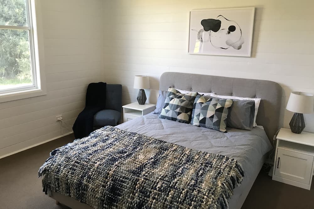 Photo of Bedroom in Mount Knowles