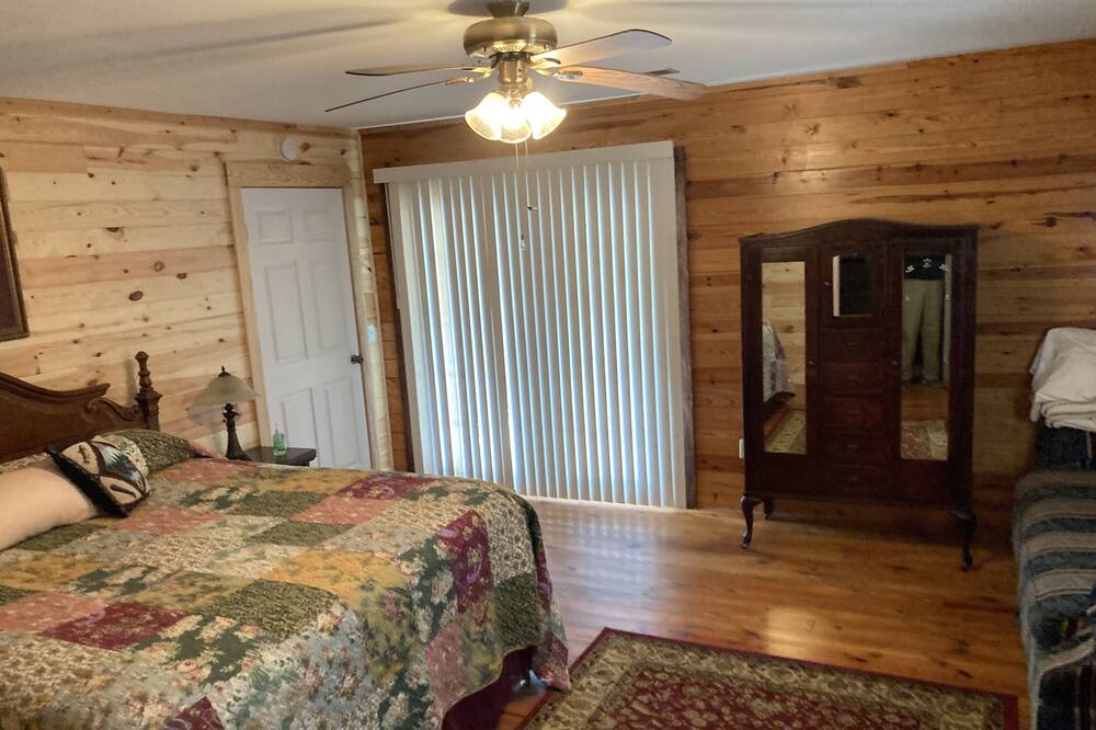 Photo of Others in Hardy