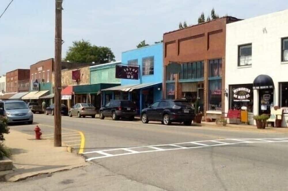 Photo of Others in Hardy