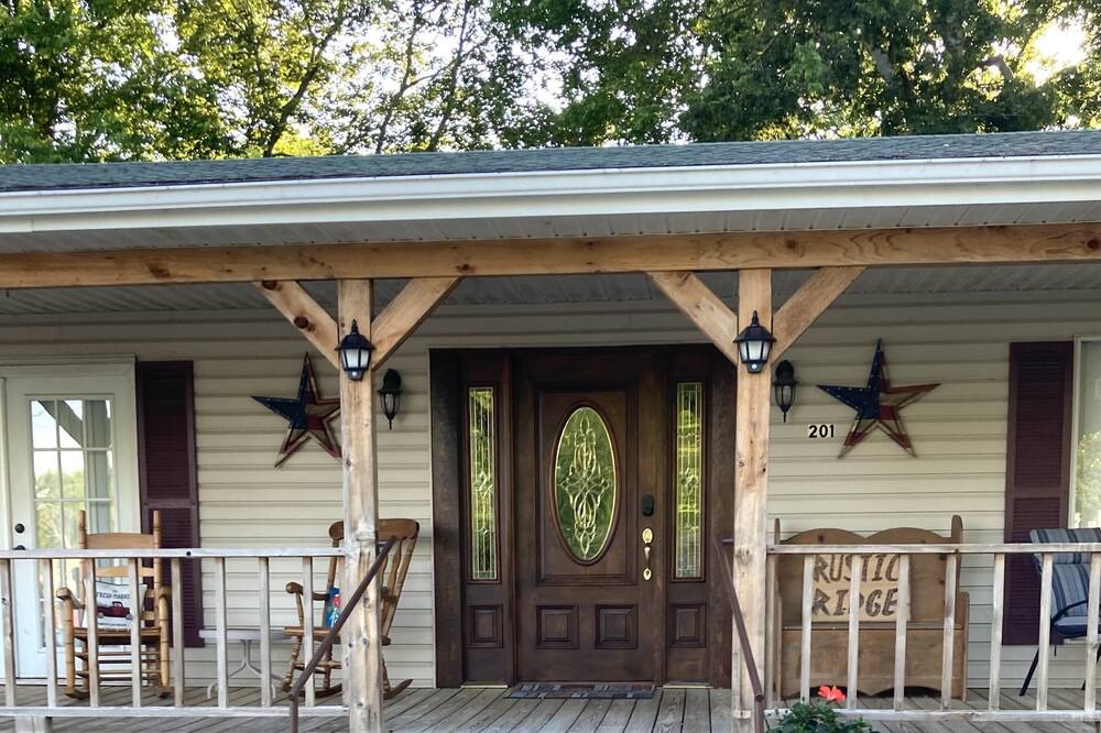 Photo of Others in Hardy