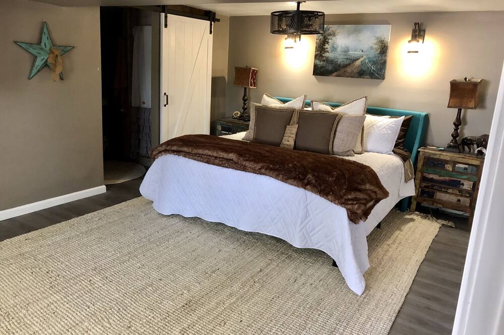 Photo of Bedroom in Grove