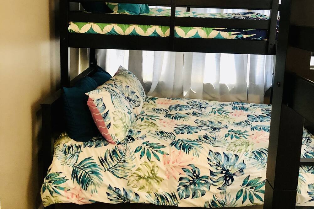 Photo of Bedroom in Grove
