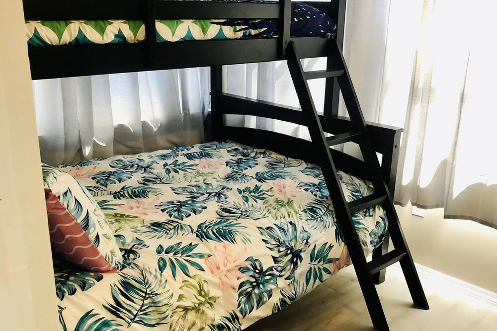 Photo of Bedroom in Grove