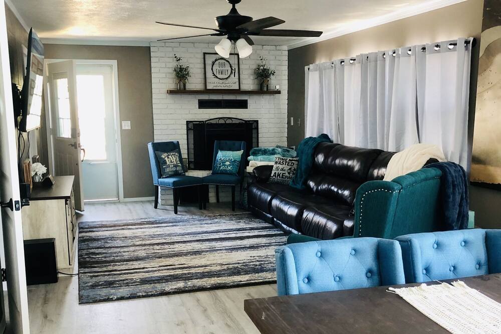 Photo of Livingroom in Grove