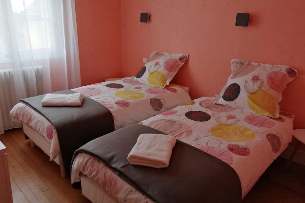 Photo of Bedroom in Domfront