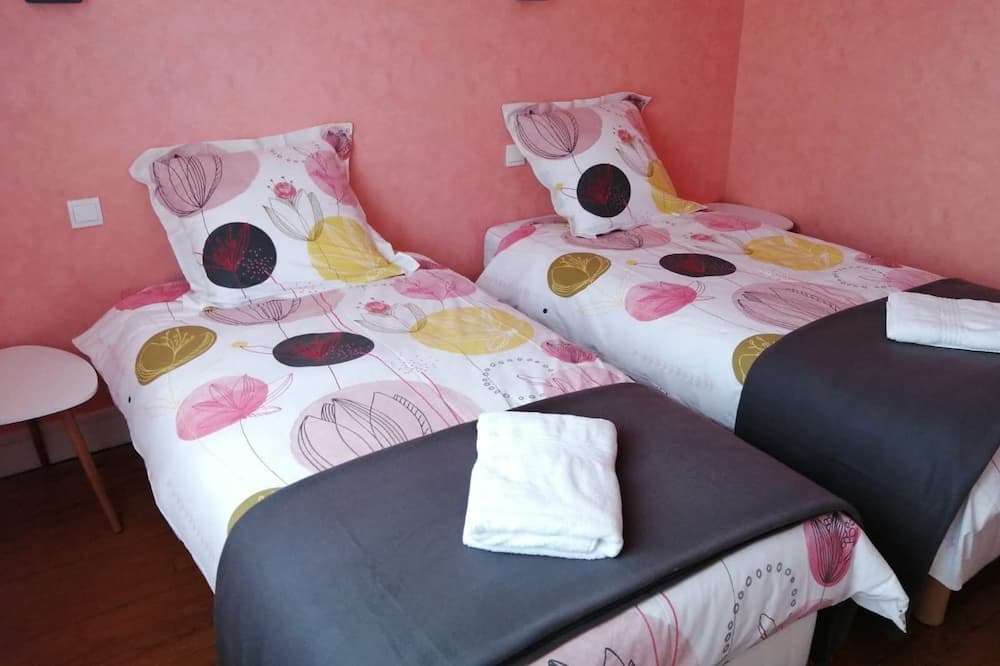 Photo of Bedroom in Domfront