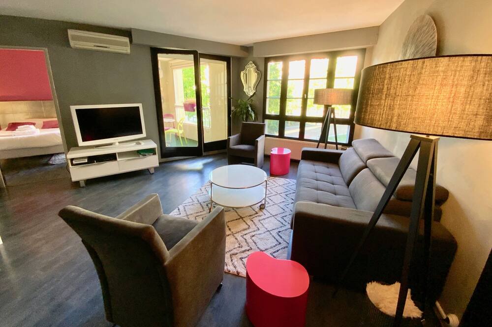 Photo of Livingroom in Antigone