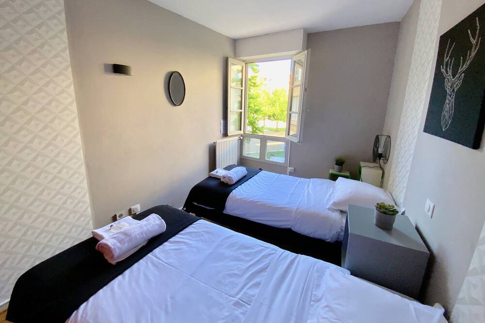 Photo of Bedroom in Antigone