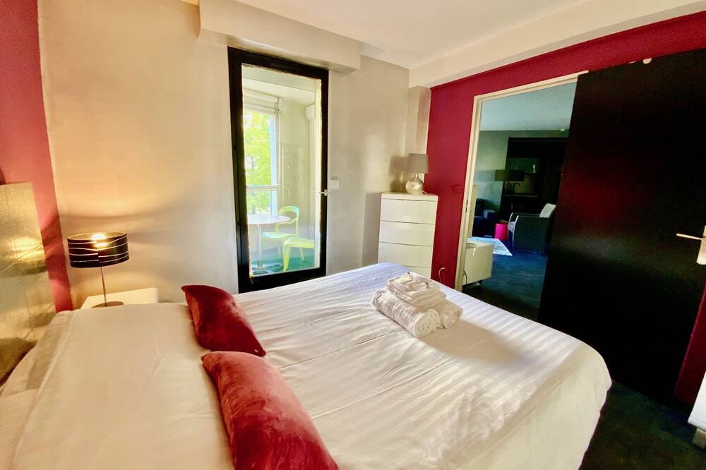 Photo of Bedroom in Antigone