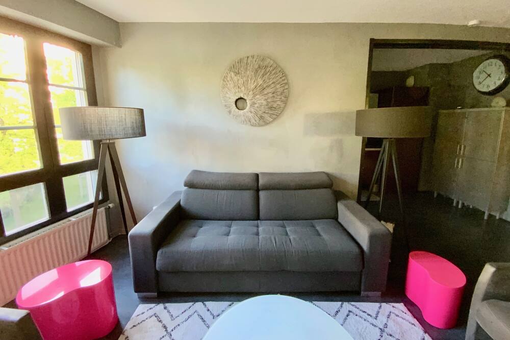 Photo of Livingroom in Antigone