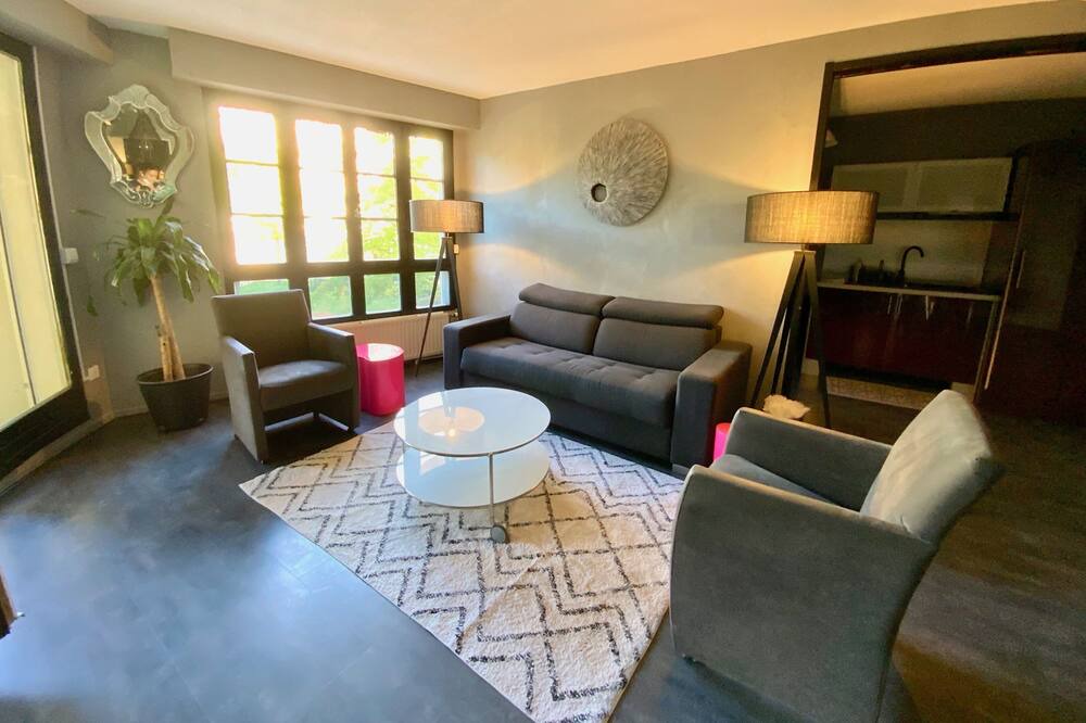 Photo of Livingroom in Antigone