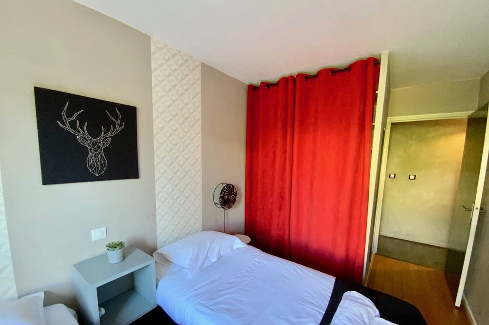 Photo of Bedroom in Antigone