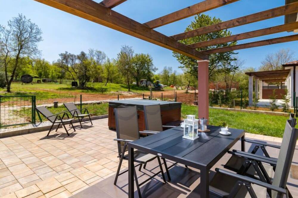 Photo of Patio Balcony in Kaldanija