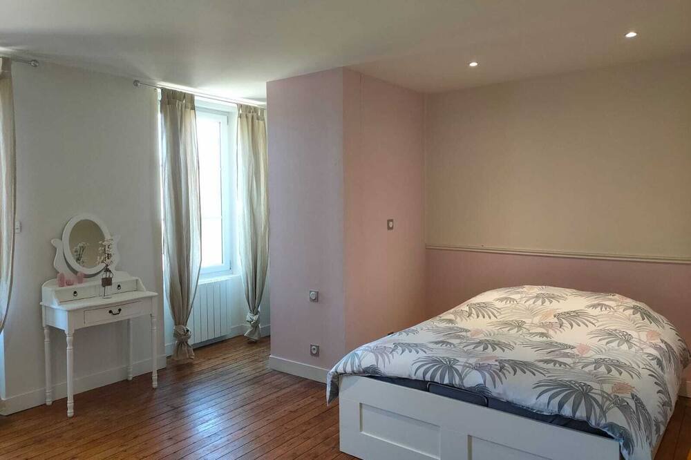 Photo of Bedroom in Sainteny