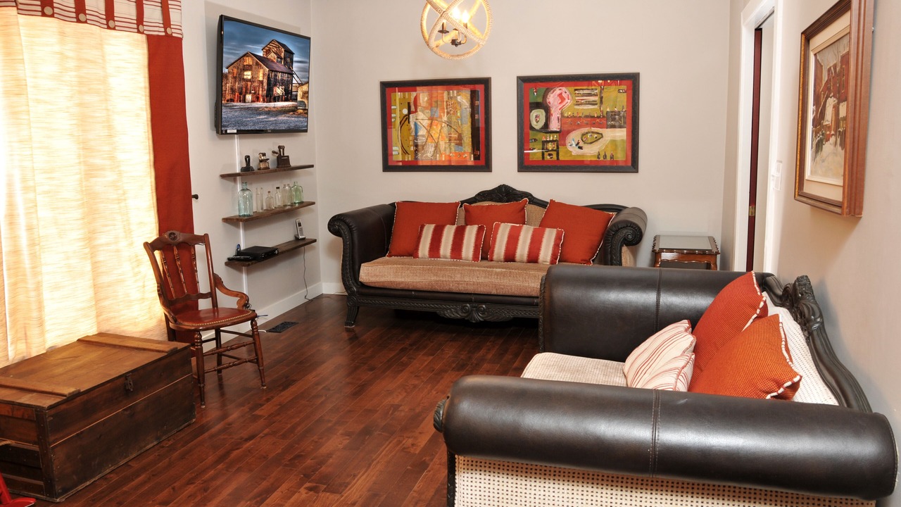 Photo of Livingroom in Haileybury